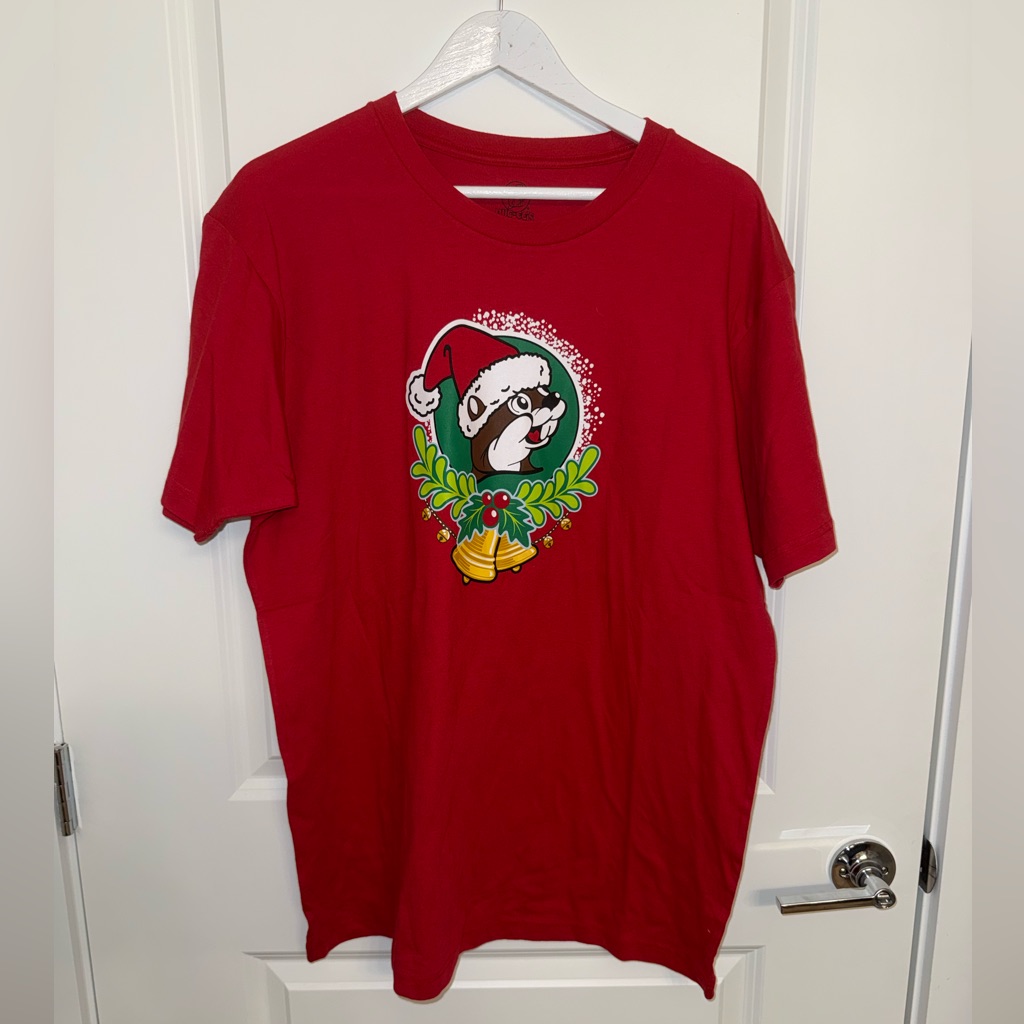 Festive Red Buc-Ee’s Santa Women's Short Sleeve Tee